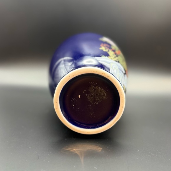 Vintage Cobalt Blue Asian Satsuma Style Vase Pheasants Gold Accents 10” Tall - Picture 6 of 7